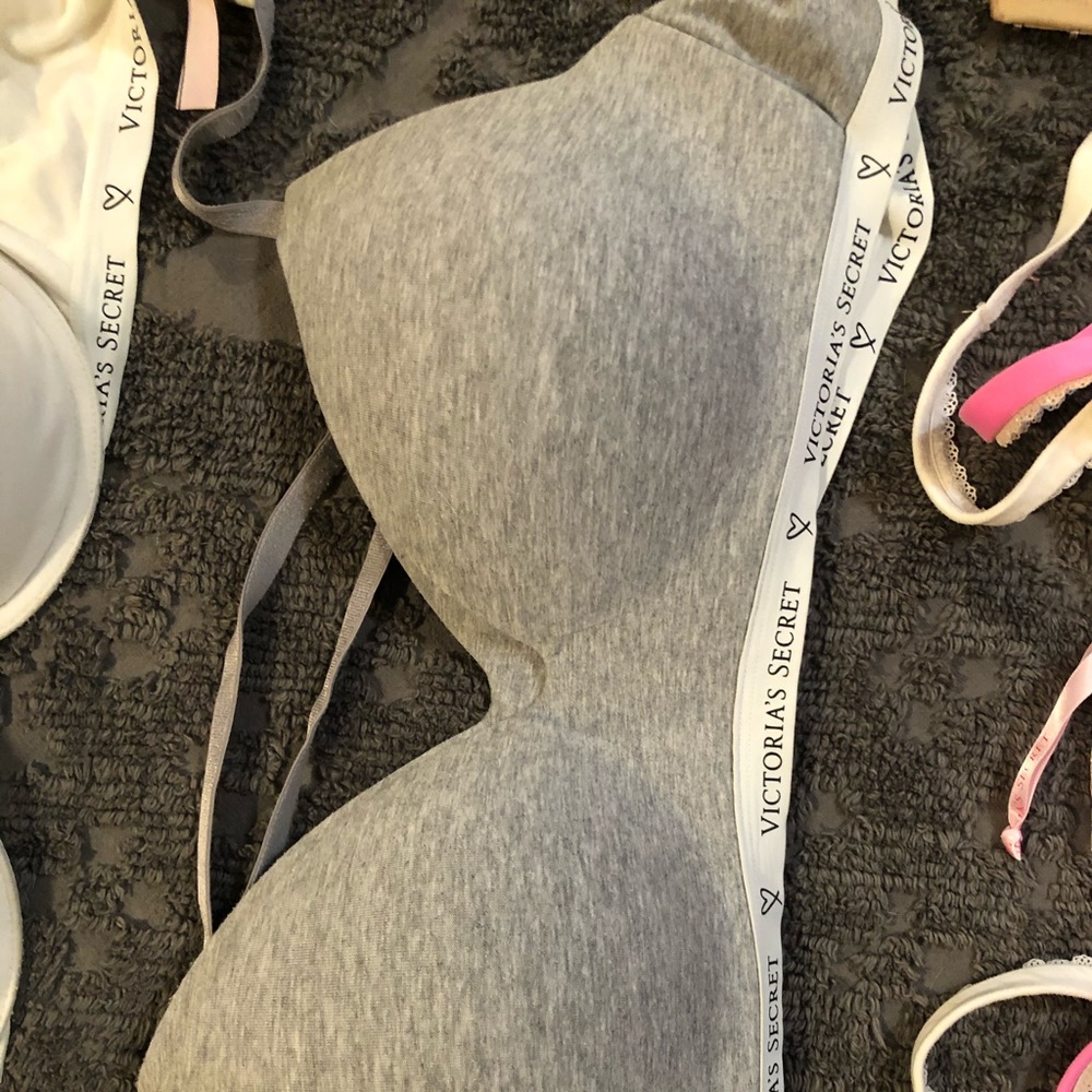 Gray Victoria’s Secret padded sports bra